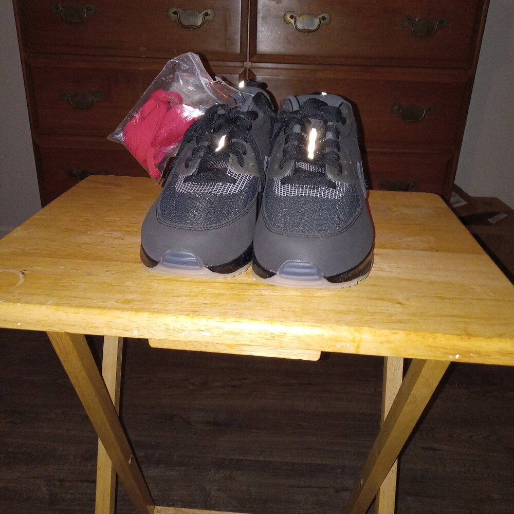 Men Air Max 90 undefeated size 12